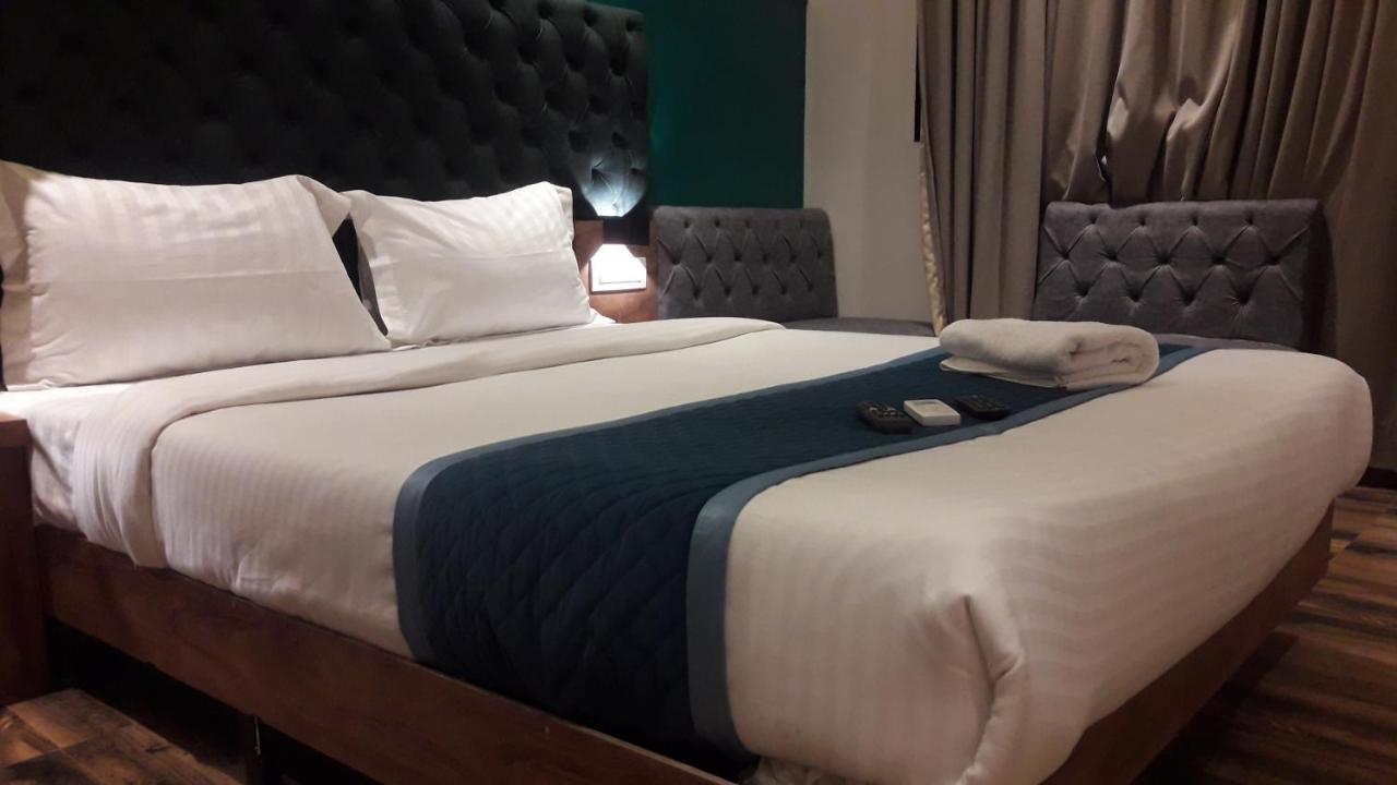 Shine Hospitality Palace Mumbai Luaran gambar