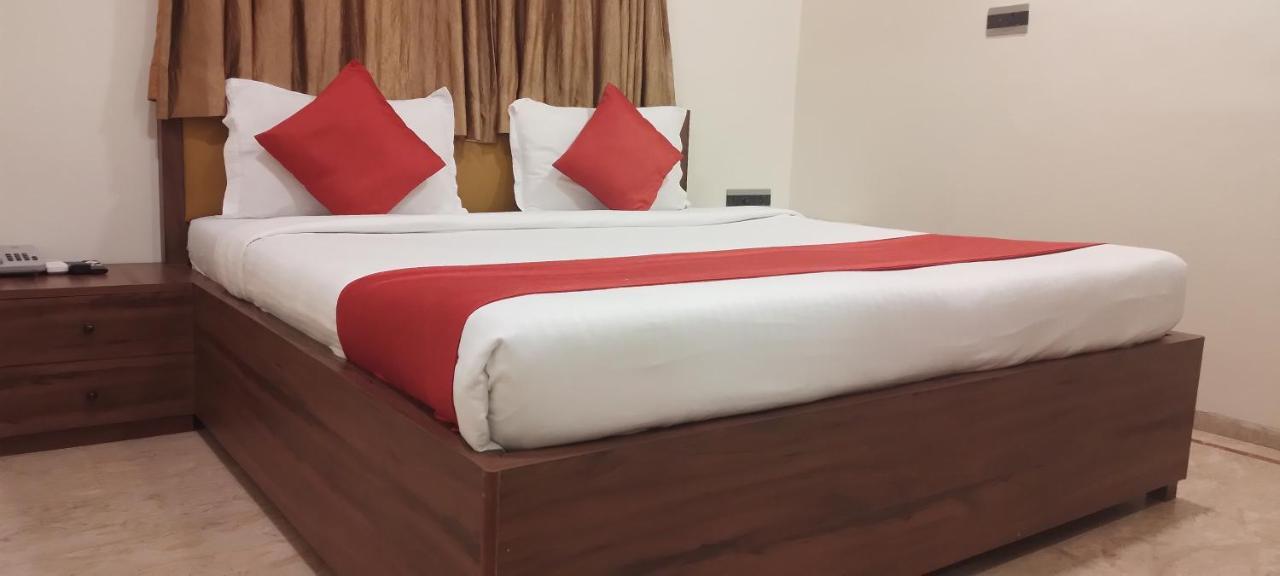 Shine Hospitality Palace Mumbai Luaran gambar